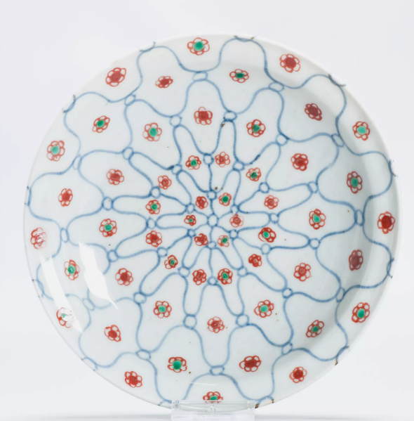 古董17世紀初明中國瓷盤魚網梅花紋-